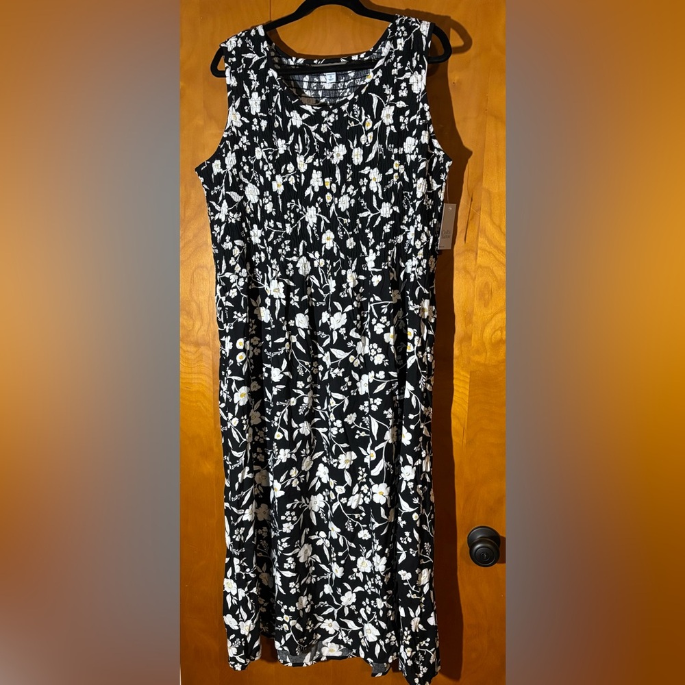 Croft & Barrow Black and White Floral Dress with Pop of Yellow, Size 1X